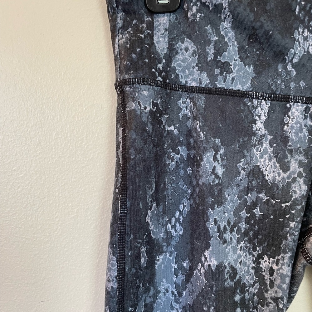 ALO | Goddess Leggings | Snake Print Black | Size XS - Picture 2 of 11
